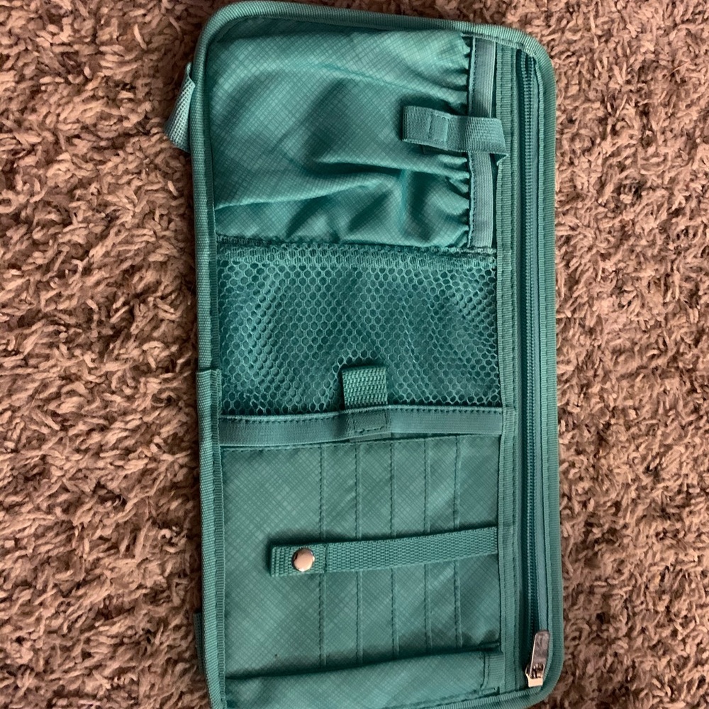 Thirty one visor organizer